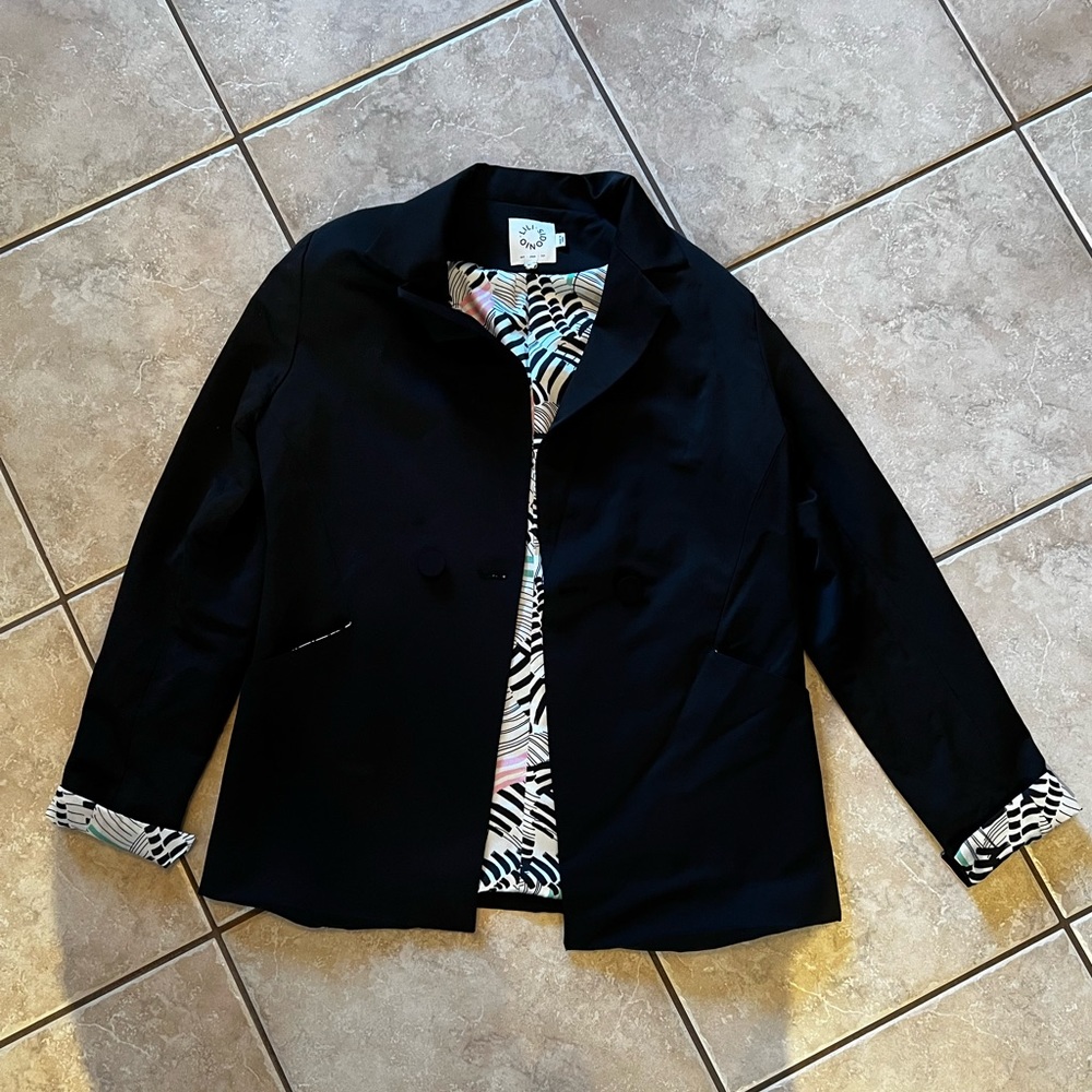Blazer - Picture 2 of 7